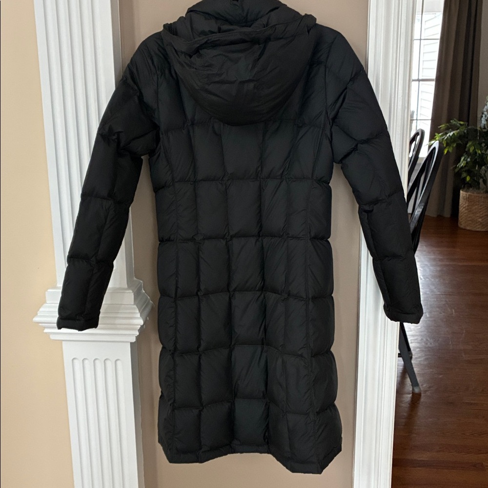 The North Face long puffer coat Women’s size small - Picture 5 of 6